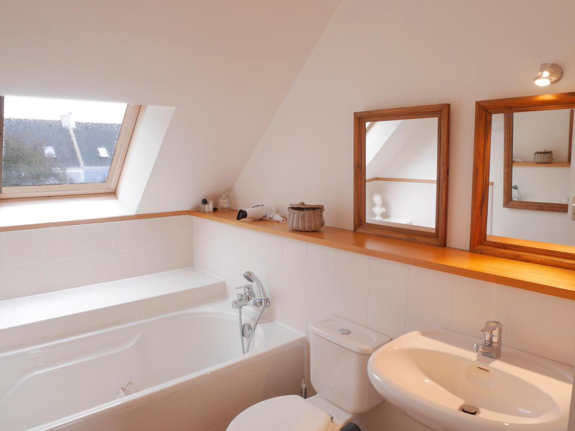 Charmante Maison A Sauzon Avec Grand Jardin, Proche Commerces Et Plage - Fr-1-418-82 Exteriör bild