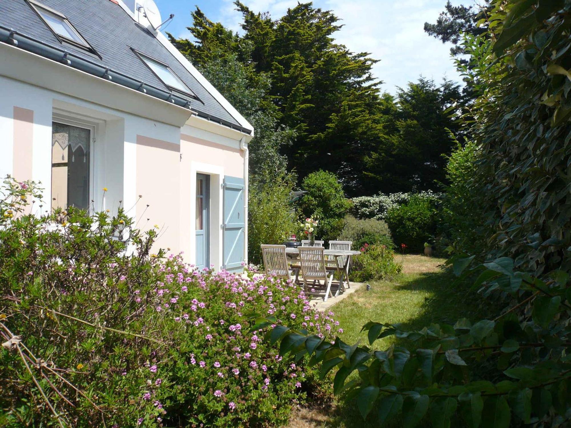 Charmante Maison A Sauzon Avec Grand Jardin, Proche Commerces Et Plage - Fr-1-418-82 Exteriör bild